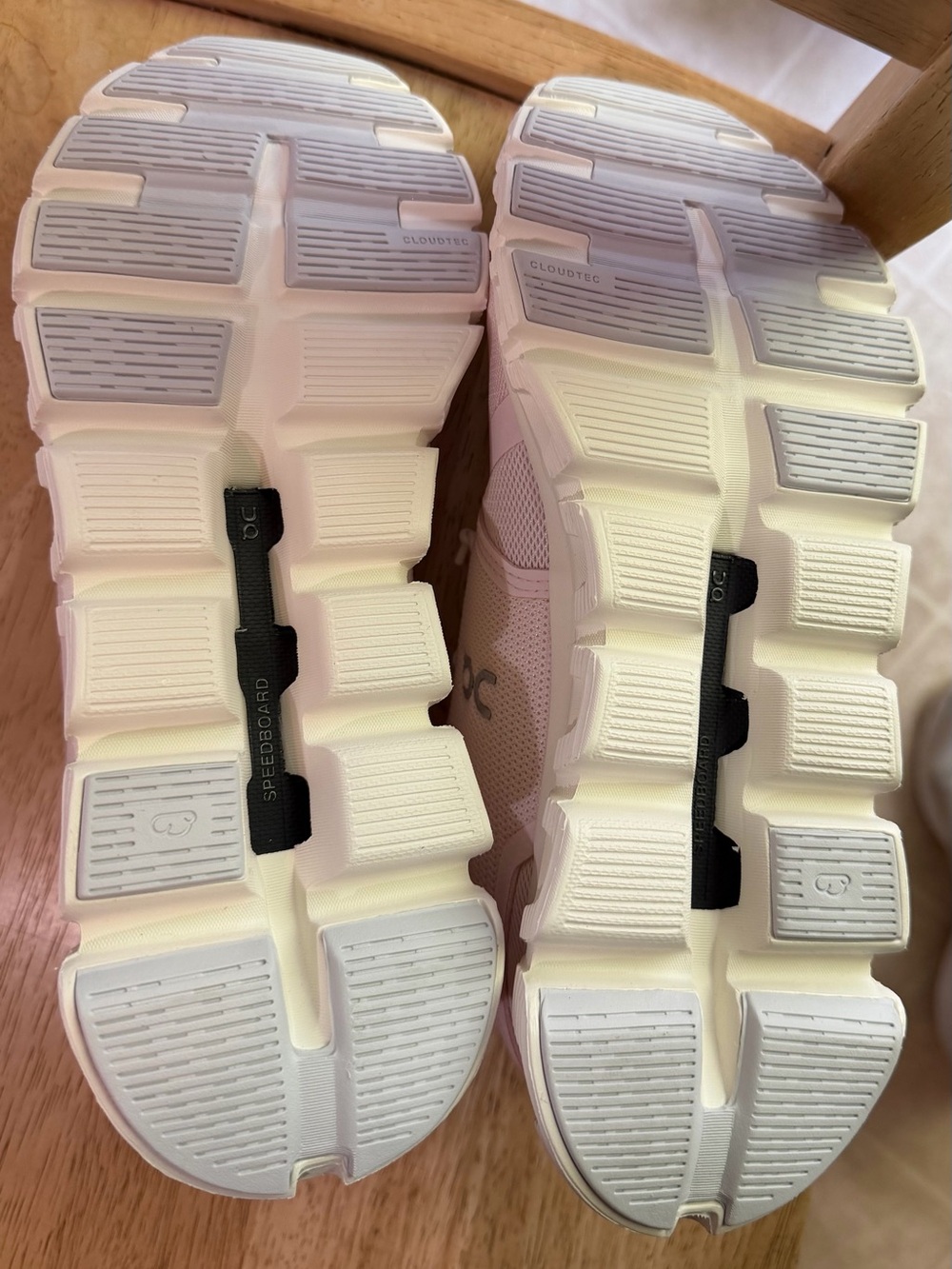 Women’s On Cloud 6 shoes Size 8W New in Box - Picture 12 of 15